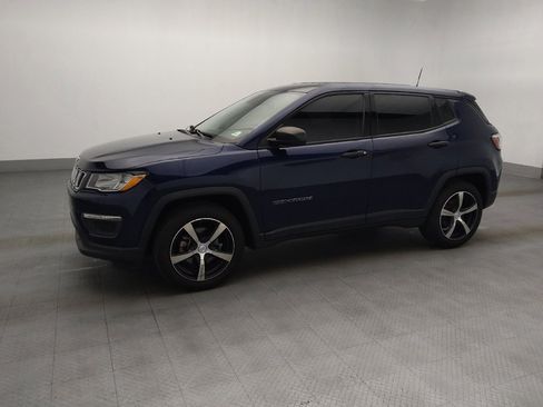 Used 2018 Jeep Compass Sport FWD image 2