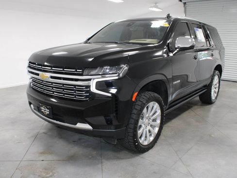 Used 2021 Chevrolet Tahoe Premier w/ Premium Package AWD/4WD image 4