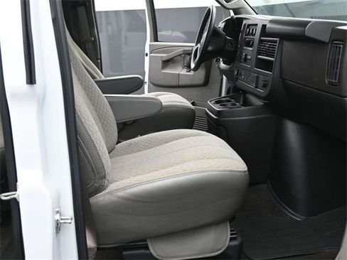 Used 2024 Chevrolet Express 3500 LT w/ LT Preferred Equipment Group image 14