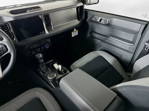 New 2025 Ford Bronco Base image 10