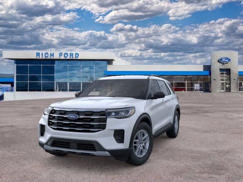 New 2026 Ford Explorer Active RWD image 2