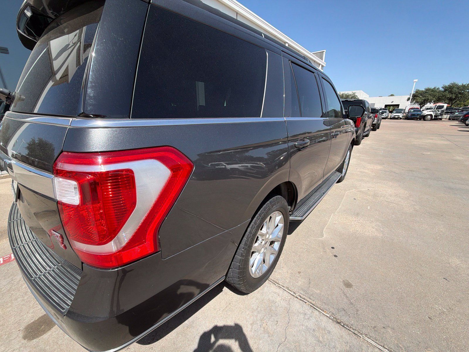 Used 2021 Ford Expedition XLT RWD image 5