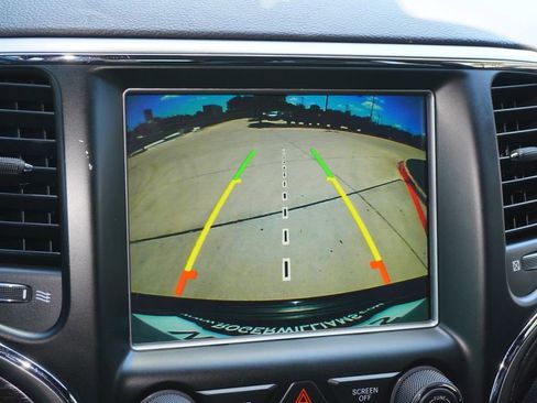 Used 2018 Jeep Grand Cherokee Altitude RWD image 12