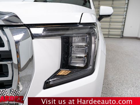 Used 2022 GMC Yukon XL SLT image 8