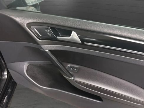 Used 2017 Volkswagen Golf SEL FWD image 19