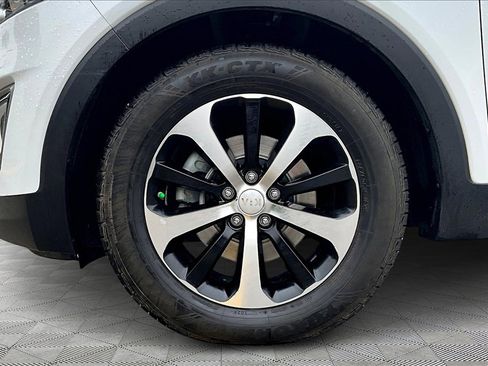 Used 2016 Kia Sorento EX image 9