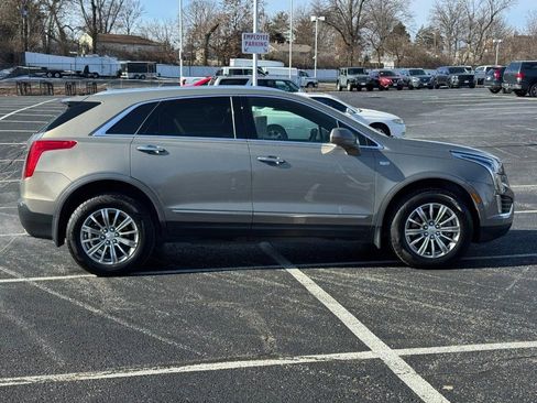 Used 2019 Cadillac XT5 Luxury image 2