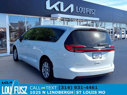 Used 2024 Chrysler Pacifica Touring-L