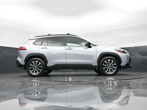 Used 2025 Toyota Corolla Cross AWD Hybrid w/ Moonroof Package image 27