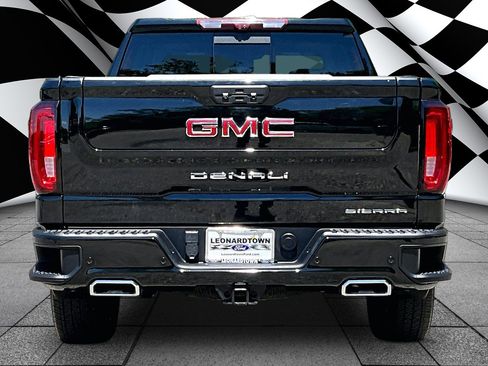 Used 2023 GMC Sierra 1500 Denali w/ Technology Package AWD/4WD image 4