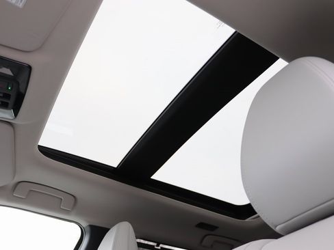 Used 2025 Mitsubishi Outlander AWD image 17