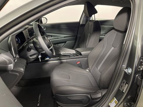 New 2026 Hyundai Elantra SE image 12