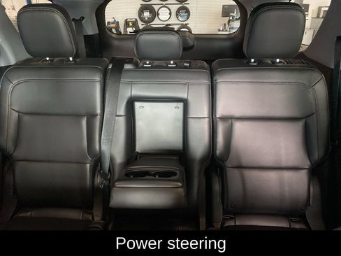 Used 2022 Ford Explorer XLT w/ Equipment Group 202A AWD/4WD image 13