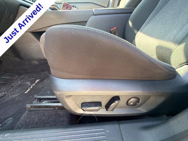 Used 2025 Nissan Rogue SV AWD/4WD image 38