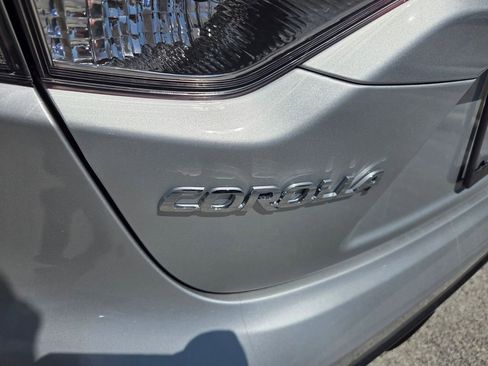Used 2025 Toyota Corolla SE FWD image 11