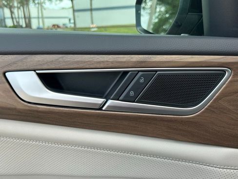 New 2026 Volkswagen Atlas SE FWD image 17