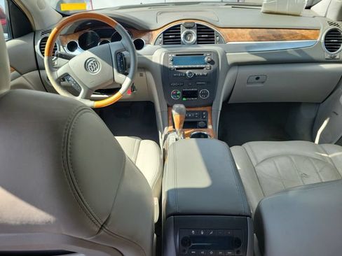 Used 2008 Buick Enclave CXL w/ Entertainment Package #2 FWD image 16