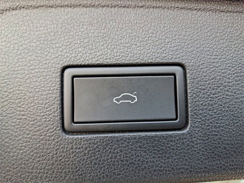 Used 2024 Volkswagen Atlas SEL Premium R-Line image 30