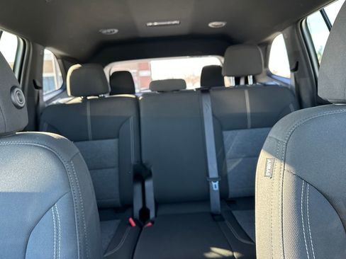 Used 2025 GMC Acadia Elevation image 32