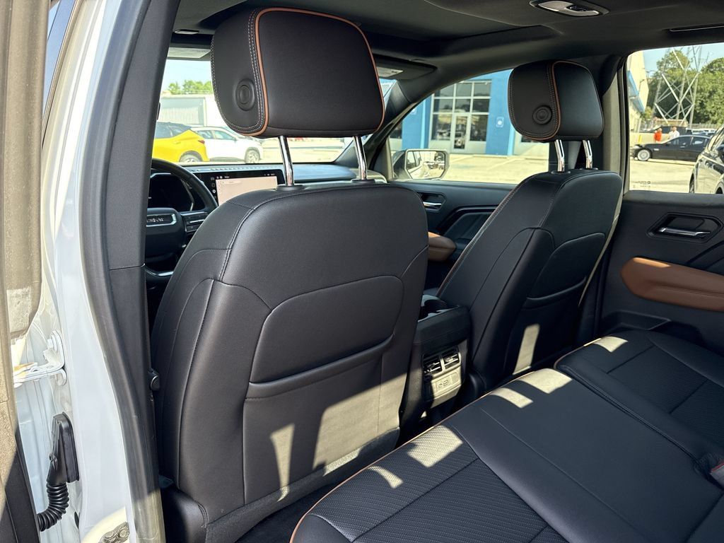 Used 2023 GMC Canyon AT4 w/ AT4 Premium Package AWD/4WD image 23
