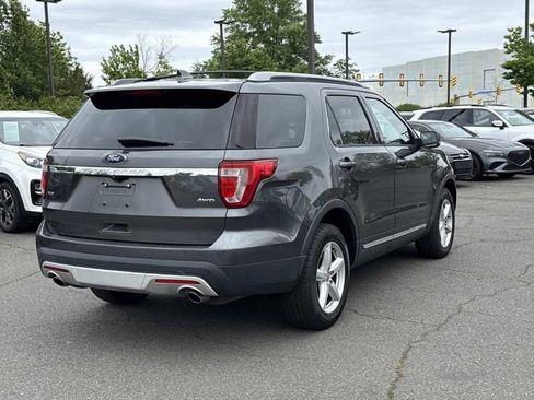 Used 2016 Ford Explorer XLT w/ Equipment Group 202A AWD/4WD image 2