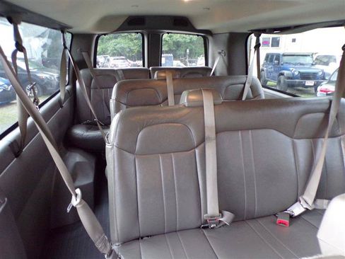 Used 2017 Chevrolet Express 3500 LS RWD image 25