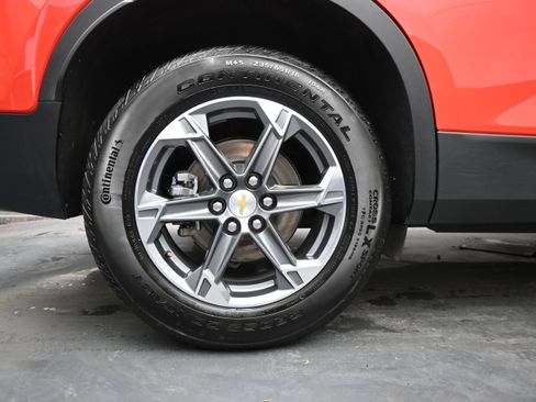 Used 2025 Chevrolet Blazer LT AWD/4WD image 11