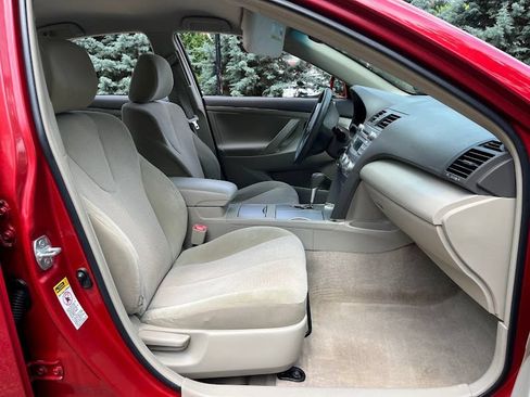 Used 2011 Toyota Camry LE FWD image 35