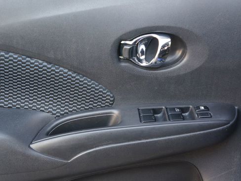 Used 2015 Nissan Versa Note SV FWD image 23