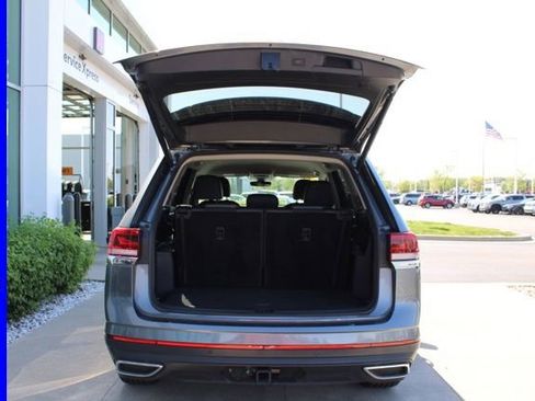 Used 2025 Volkswagen Atlas SE AWD/4WD image 10