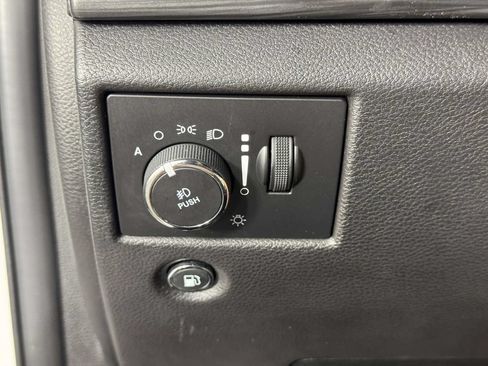 Used 2021 Jeep Grand Cherokee Laredo X AWD/4WD image 19