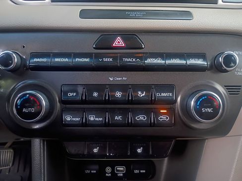 Used 2018 Kia Sportage LX w/ LX Popular Package image 4