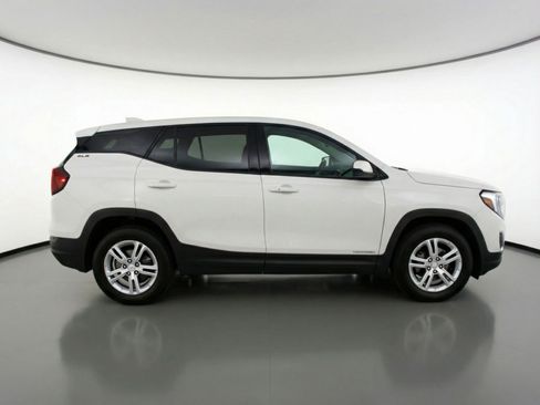 Used 2024 GMC Terrain SLE FWD image 11