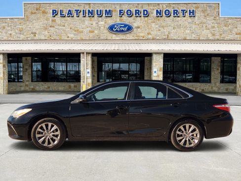 Used 2016 Toyota Camry XLE image 3