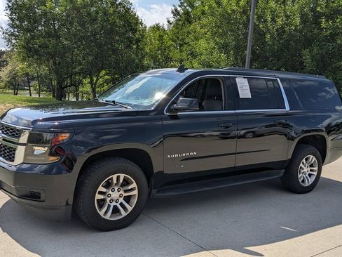 Used 2017 Chevrolet Suburban LT AWD/4WD image 6