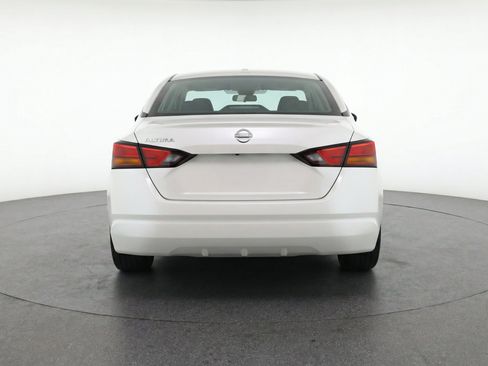 Used 2025 Nissan Altima 2.5 SV FWD image 7