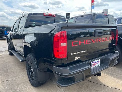 Used 2022 Chevrolet Colorado Z71 w/ Z71 Midnight Edition AWD/4WD image 4