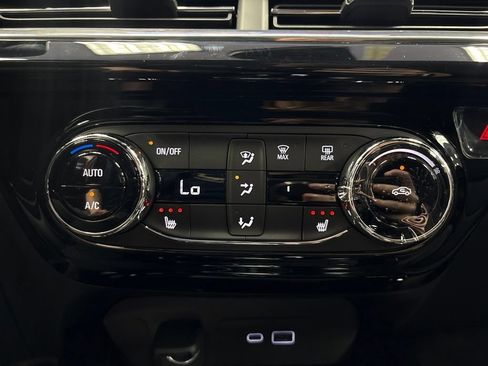 New 2026 Chevrolet Trax RS w/ Driver Confidence Package FWD image 30