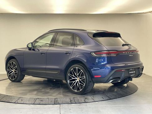 Certified 2022 Porsche Macan AWD/4WD image 3