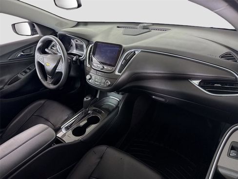 Used 2017 Chevrolet Malibu LT w/ Leather Package image 22