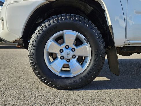 Used 2013 Toyota Tacoma 4x4 Double Cab w/ TRD Sport Pkg image 11