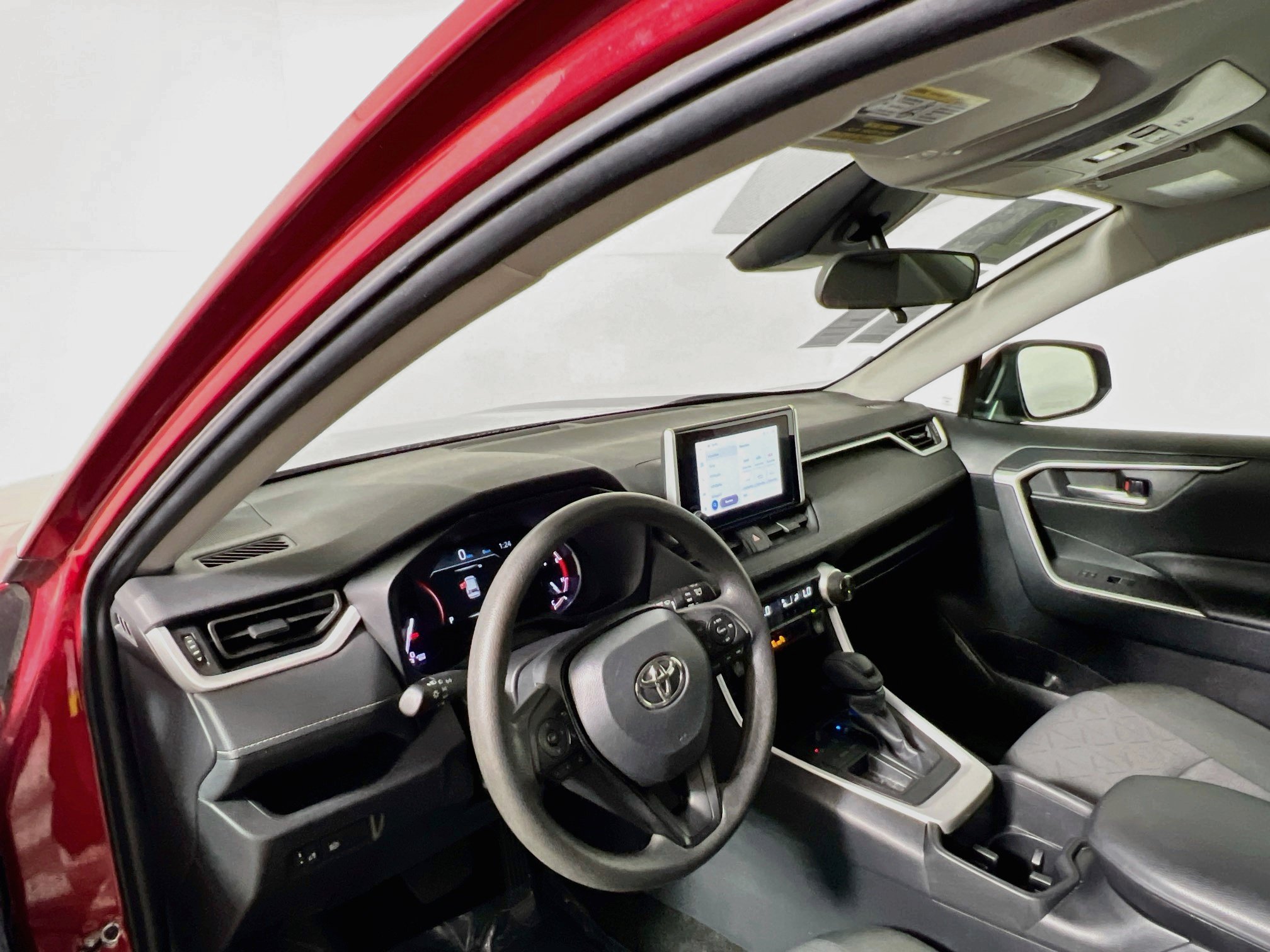 Used 2025 Toyota RAV4 XLE FWD image 30