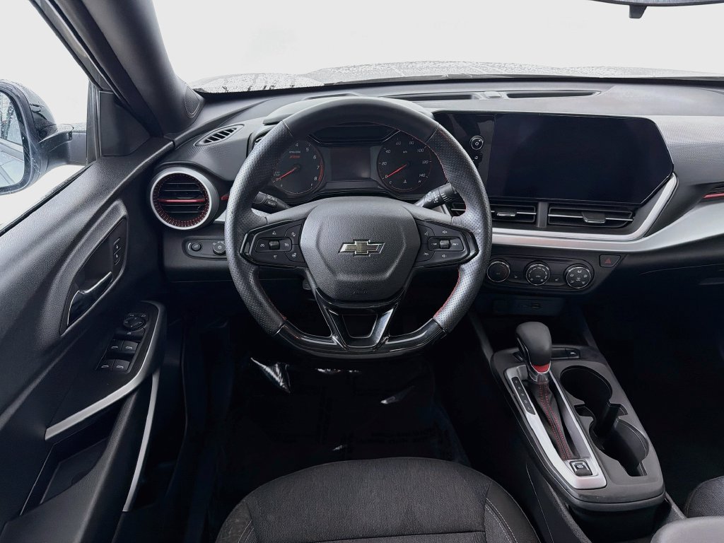 Used 2024 Chevrolet Trax RS w/ Driver Confidence Package FWD image 21