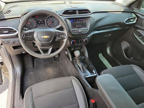 Used 2021 Chevrolet TrailBlazer LT FWD image 9