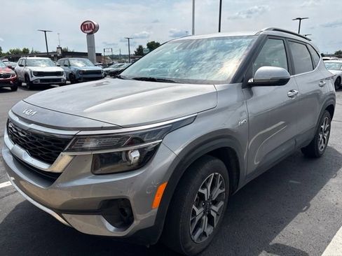 Used 2023 Kia Seltos EX AWD/4WD image 1