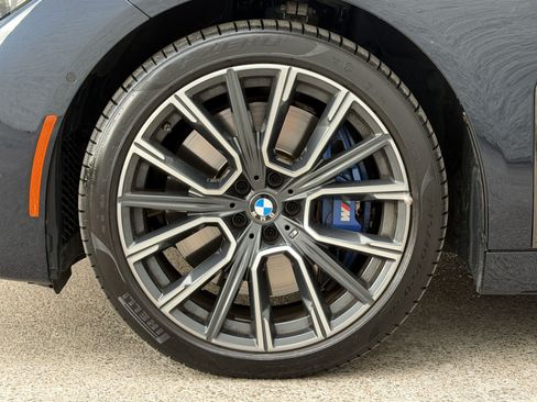 Used 2022 BMW M760i xDrive w/ Luxury Rear Seating Package AWD/4WD image 13