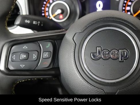 Used 2024 Jeep Gladiator Sport AWD/4WD image 8