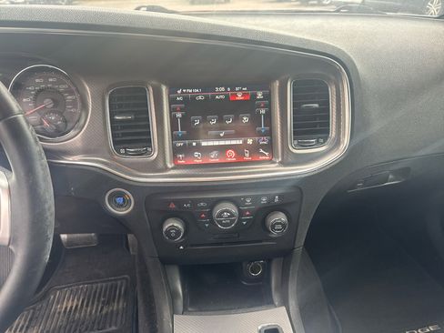 Used 2012 Dodge Charger SXT image 10