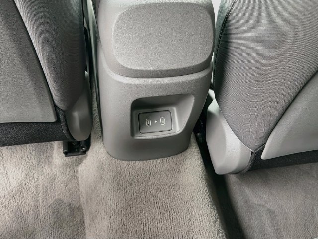 Certified 2024 Hyundai Elantra SEL FWD image 25