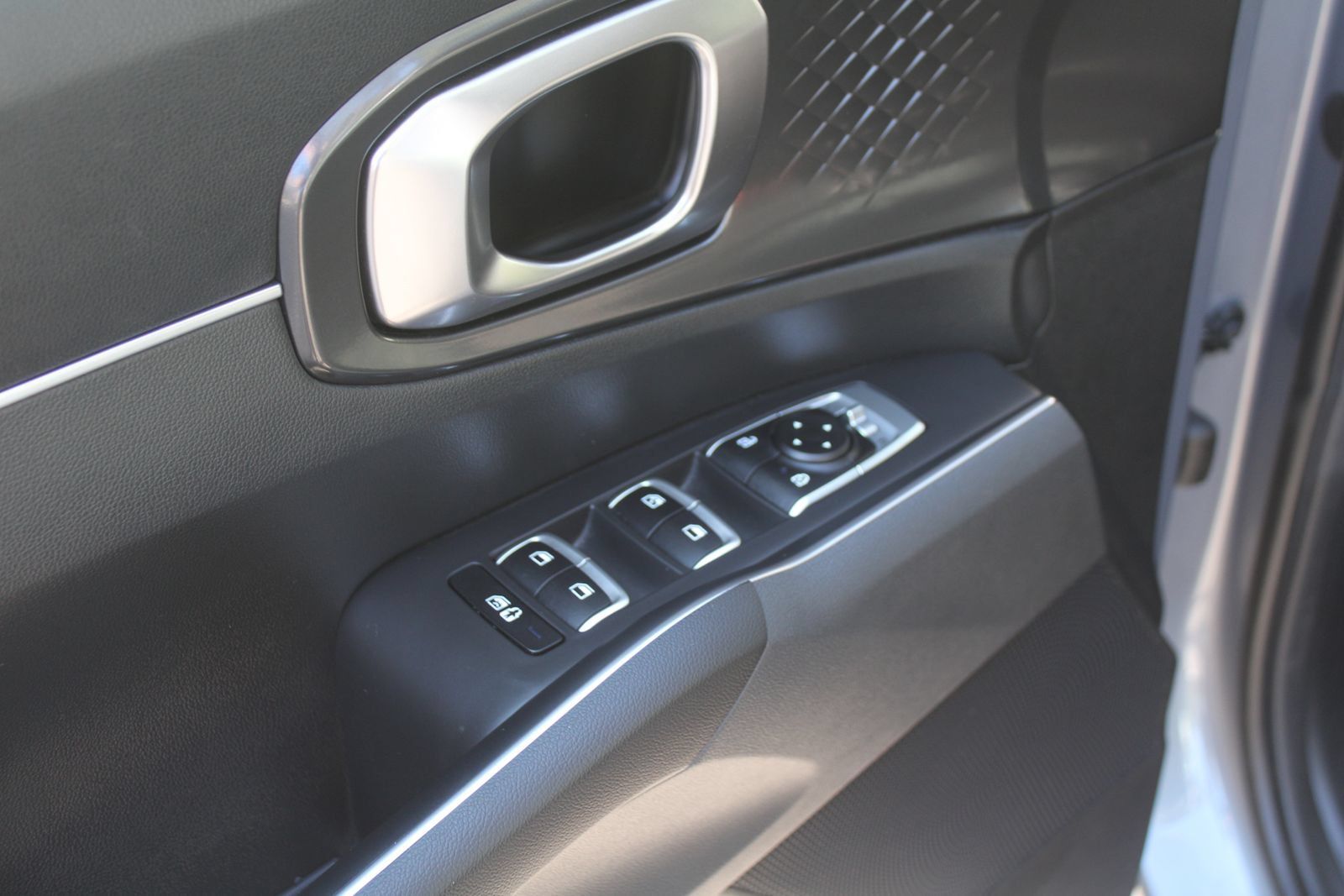 Certified 2023 Kia Sorento LX FWD image 19